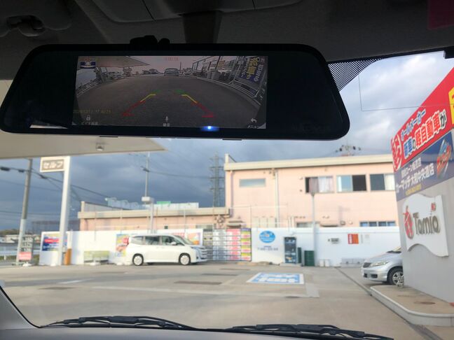 便利なキーレス◎　ETCナビ付き◎　　社外テールにローダウン(*´▽｀*)　　　　　　　　　　　　　　　　　　　　　　　　　　
　　　　　　　　気になる方はお気軽に問い合わせください♬