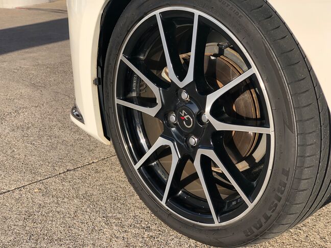 特別使用車G's◎　大画面ナビ◎　　カッコイイハイブリッド(*´▽｀*)　　　　　　　　　　　　　　　　　　　　　　　　　　
　　　　　　　　気になる方はお気軽に問い合わせください♬
