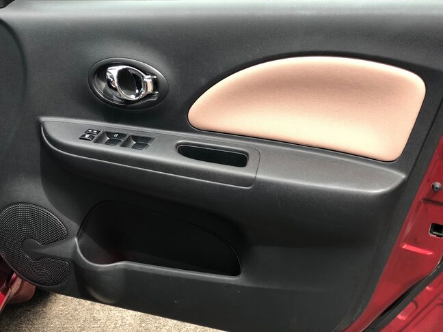 可愛い車内◎　ETCナビ付き◎　　コンパクト(*´▽｀*)　　　　　　　　　　　　　　　　　　　　　　　　　　
　　　　　　　　気になる方はお気軽に問い合わせください♬