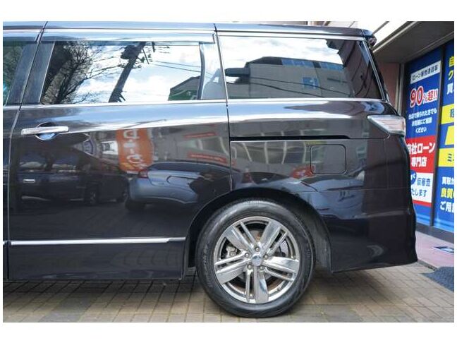 スライドドアなので乗り降りが楽に出来ます。