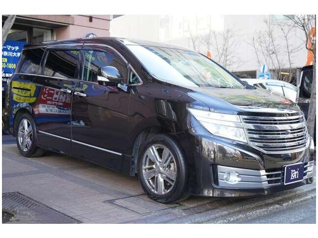 大きく目立つ傷もなく綺麗な状態です。