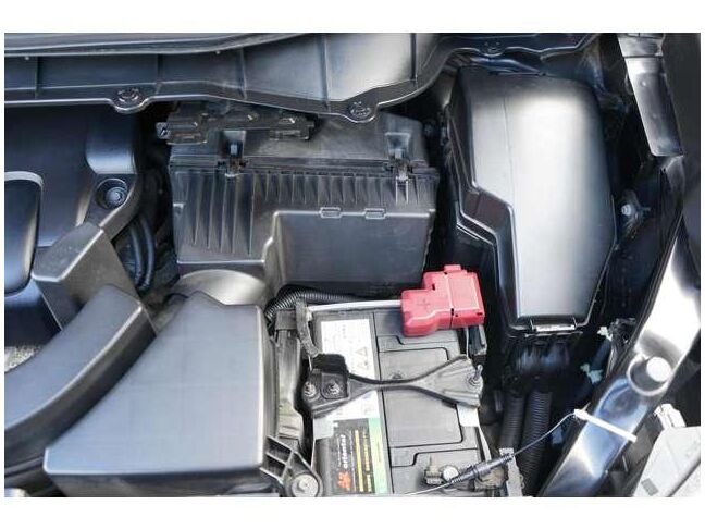 エンジンルーム内もきちんと清掃してますので綺麗な状態です。