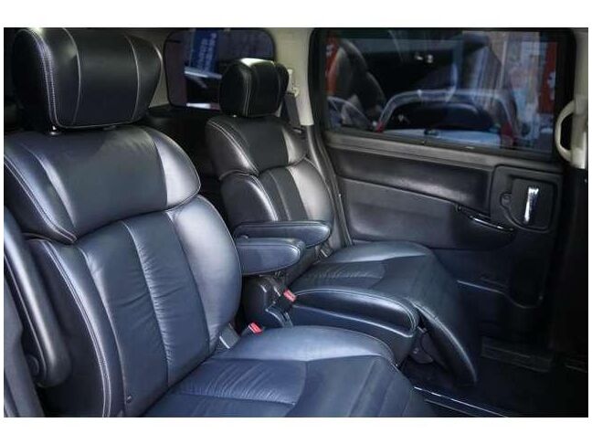 オットマン付きですので足を伸ばして快適に過ごせます。