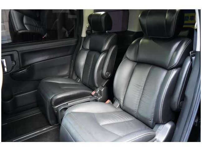 後部座席も広々としており快適に過ごせます。