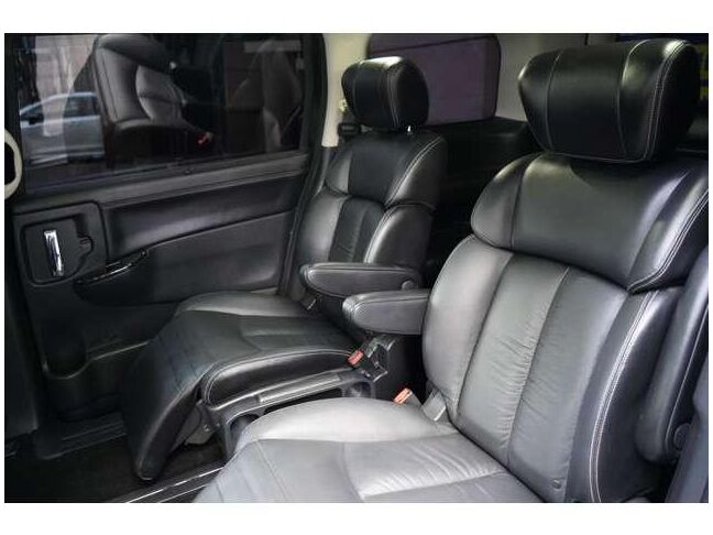 後部座席も広々としており快適に過ごせます。