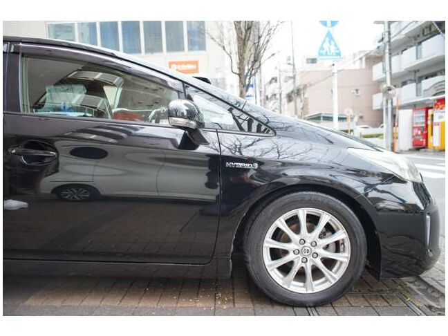 大きく目立つ傷もなく綺麗な状態です。
