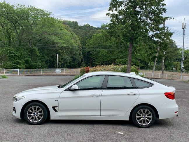 【お車探し】お客様のご要望に応じて、仕入れのプロがお客様と一緒にご希望のお車をお探しさせて頂くサービスをご提供しています。ご遠慮なくお申し出ください。