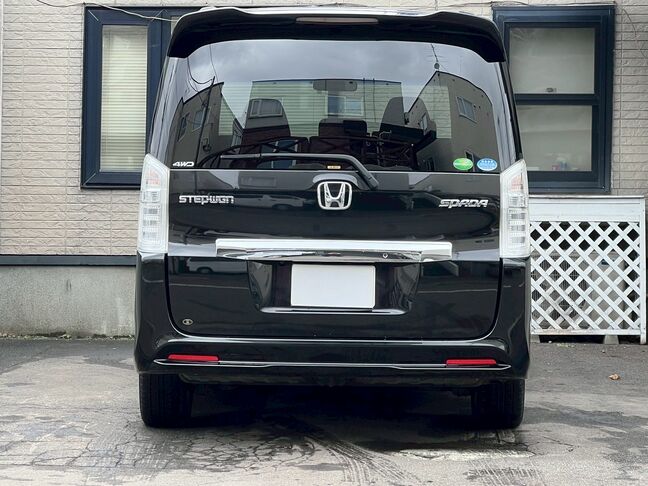 地方（札幌市外・道外）の方は、別途陸送費用と名義変更費用、車庫証明費用が掛かって参ります。詳しくは担当金澤まで。