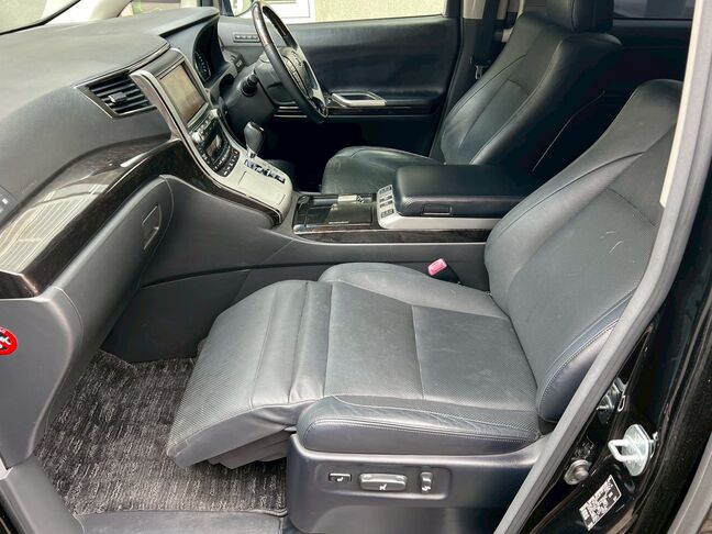 15年未満、15キロ以下のお車に関しましては1年間走行距離無制限保障をご選択頂けます。