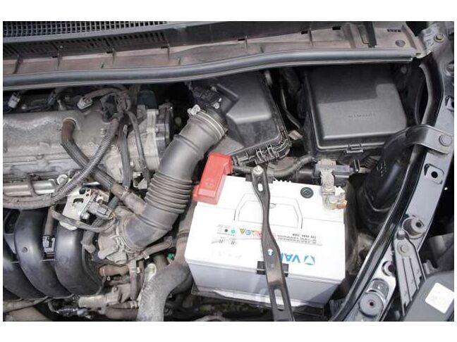 エンジンルームもとても綺麗です！