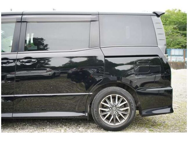 目立つ傷もなく綺麗な状態です。