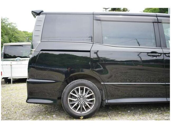 目立つ傷もなく綺麗な状態です。