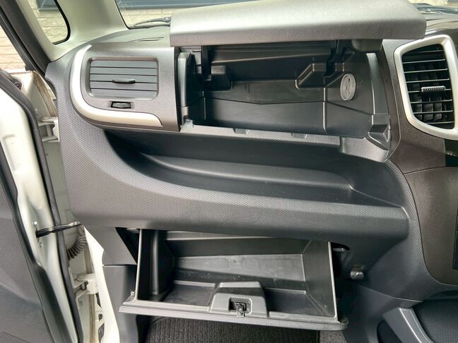 LINEで簡単仮審査が可能です。まずはお友達追加からお願いいたします。