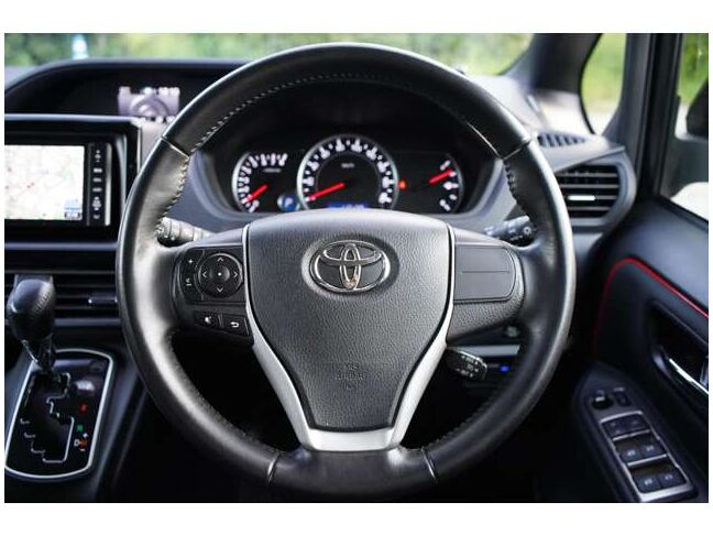 ハンドルに操作ボタンが付いているので便利です。