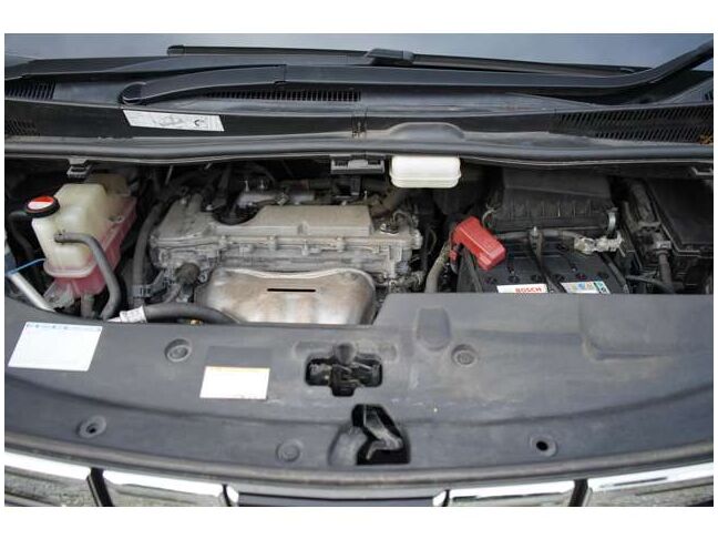 エンジンルーム内も清掃されています。