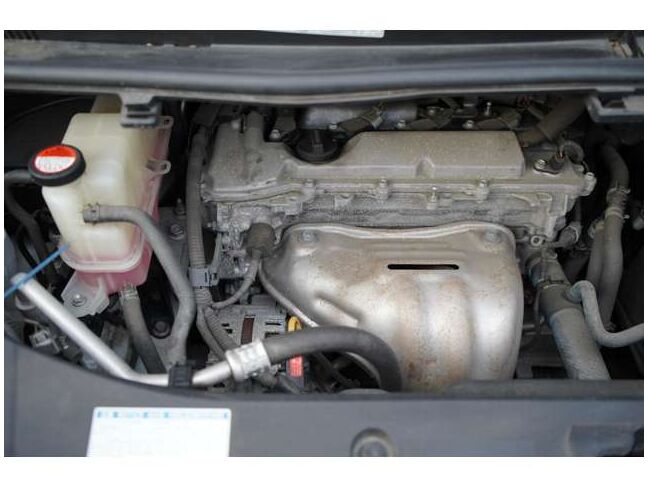 エンジンルーム内も清掃されています。