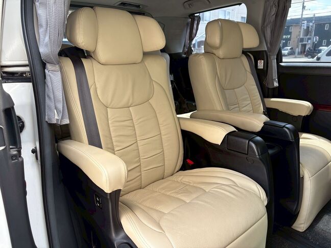 LINEで簡単仮審査が可能です。まずはLINEのお友達追加からお願いいたします。