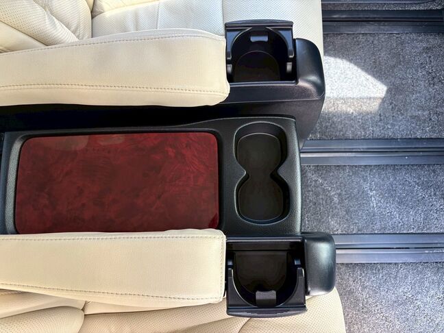 当店では、お急ぎのお客様に無料でレンタカーをお貸出ししております。ご契約後、即日引渡しOKです。