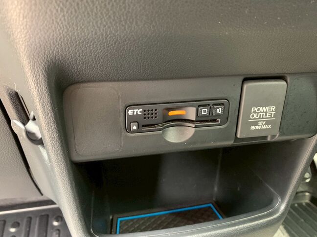 【友達追加の方法②】車両画像の2枚目のQRコードをLINEで読み込んで友達追加できます。