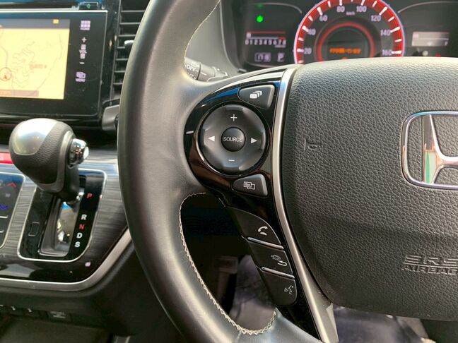 【友達追加の方法②】車両画像の2枚目のQRコードをLINEで読み込んで友達追加できます。