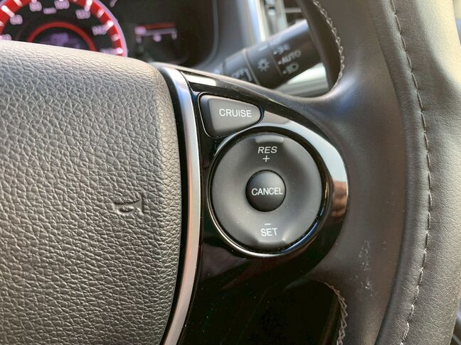 【廃車の無料引取り】当社は他社で購入された場合でも走行不能車や廃車の無料引き取り大歓迎です。「LINEでお問い合わせ」から車検証・車両の写真とご希望金額をお送りください