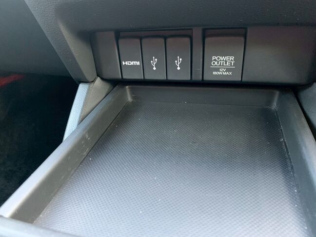 【友達追加の方法①】LINEで「@391tycna」を検索して友達追加できます。