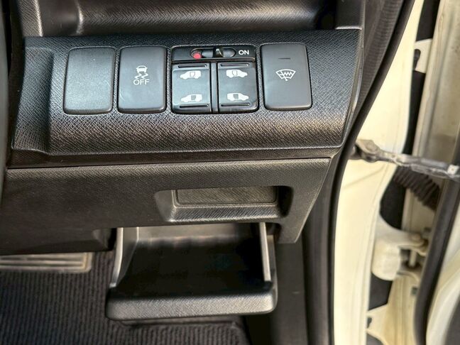 当店では、お急ぎのお客様に無料でレンタカーをお貸出ししております。ご契約後、即日引渡しOKです。