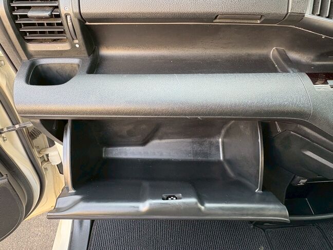 15年未満、15キロ以下のお車に関しましては、1年間走行距離無制限保障をご選択いただけます。