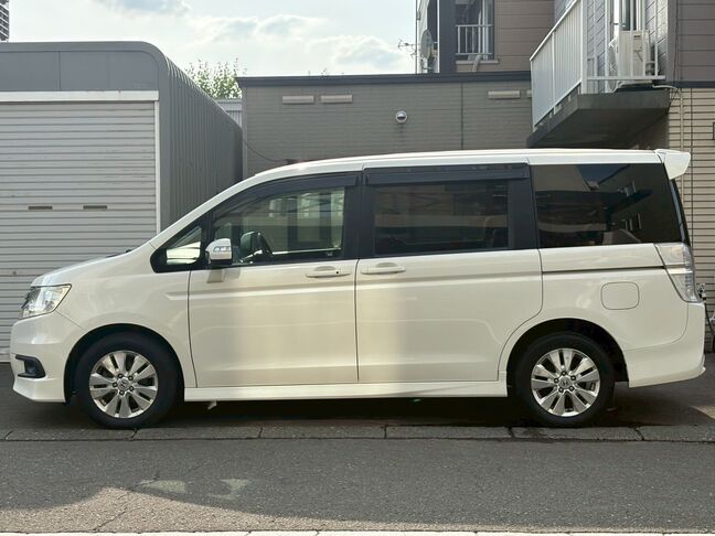 下回りの錆や腐食が気になる方は、下回り塗装も可能です。是非お声がけ下さい。