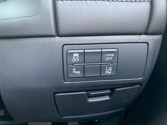 【お車探し】お客様のご要望に応じて、仕入れのプロがお客様と一緒にご希望のお車をお探しさせて頂くサービスをご提供しています。ご遠慮なくお申し出ください。