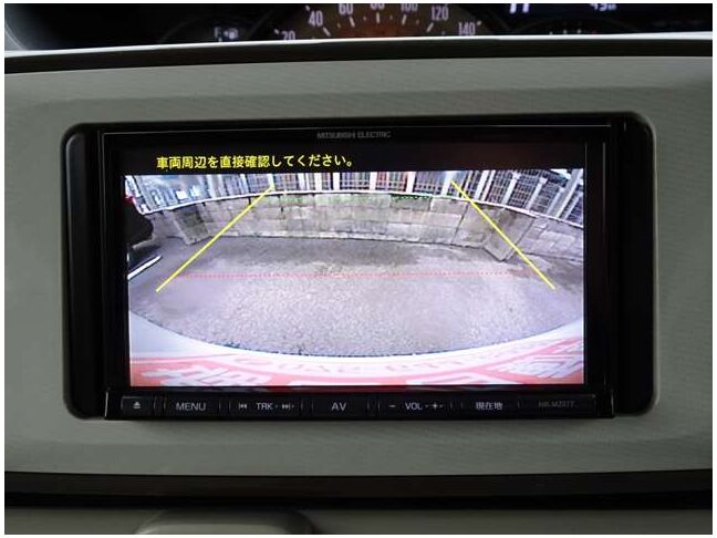 【バックカメラ】カラーで後方の映像を映してくれます☆障害物や車庫入れの際の確認もとれて安心ですね