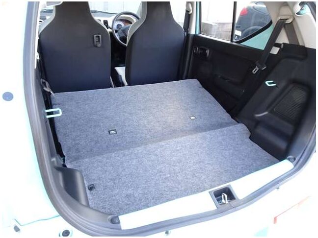 【ラッゲージルーム】リアシートを倒すことでバリエーション豊かに収納でき、より大容量のラゲッジスペースが確保できます