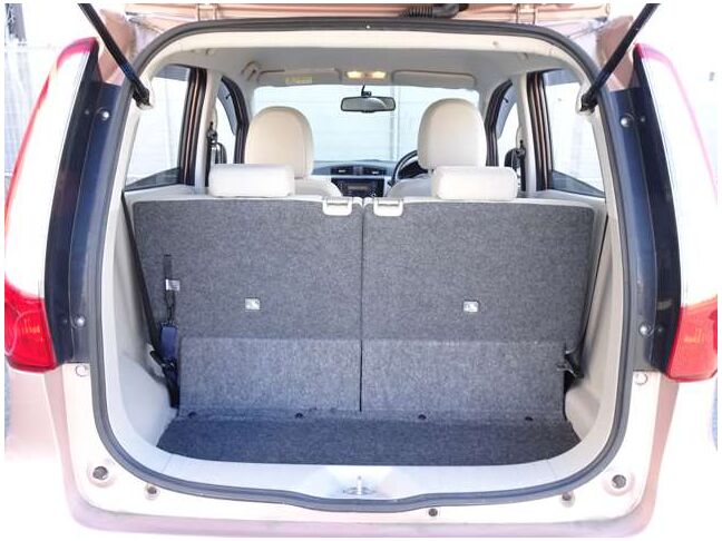 【ラッゲージルーム】トランクはもちろん大容量のスペースを確保☆後部座席をアレンジすると、もっと広く活用できます。