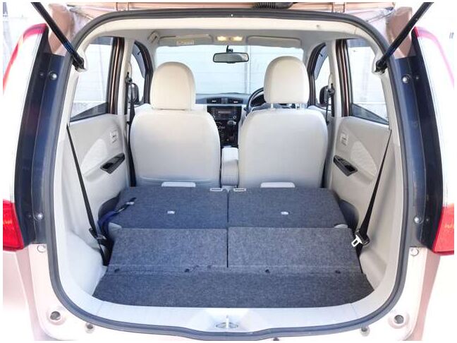 【ラッゲージルーム】リアシートを倒すことでバリエーション豊かに収納でき、より大容量のラゲッジスペースが確保できます！