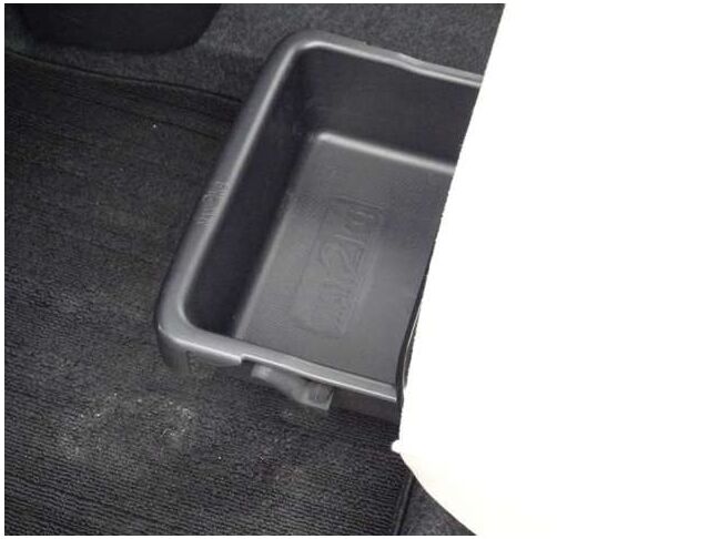 【運転席＆助手席】広々ゆったり！長距離運転をする際は疲れの軽減ができ快適に運転できますね☆快適なドライブをお楽しみ下さい♪