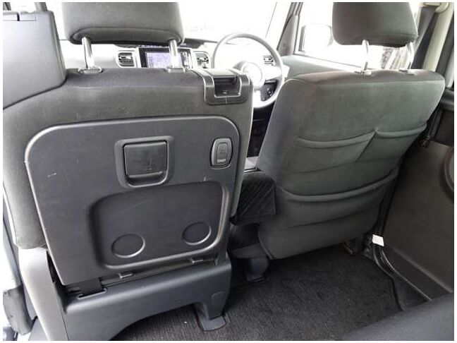 【パワーウインドウ】当然パワーウインドウ付いております。窓の開閉はボタン一つで楽々！必須装備ですね♪