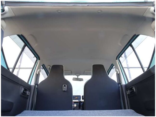 【ラッゲージルーム】リアシートを倒すことでバリエーション豊かに収納でき、より大容量のラゲッジスペースが確保できます！