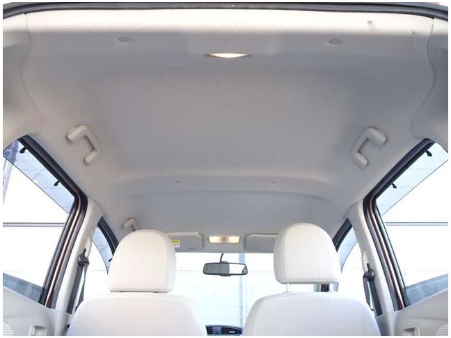 【天井】シミや垂れ、タバコ焦げなどございません。キレイな状態が保たれており、ご納車前にさらに丁寧にクリーニングさせて頂きます♪