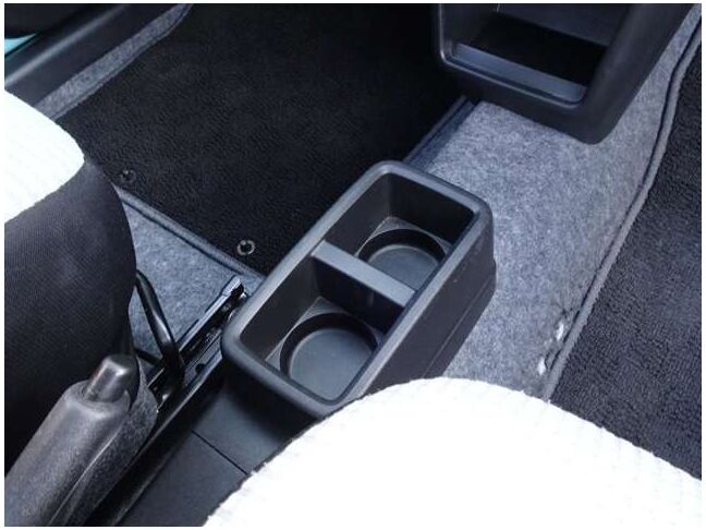 【ドリンクホルダー】快適なドライブには必須のドリンクホルダー！！ドライブスルーも良し！家からドリンクを持って行っても良し！楽しいドライブを♪