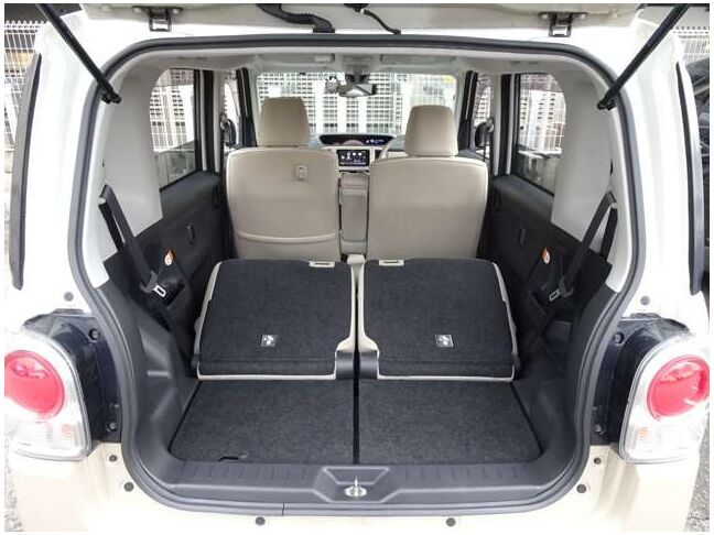 【ラッゲージルーム】リアシートを倒すことでバリエーション豊かに収納でき、より大容量のラゲッジスペースが確保できます！