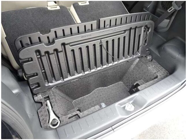 【ラッゲージルーム】トランクはもちろん大容量のスペースを確保☆後部座席をアレンジすると、もっと広く活用できます。