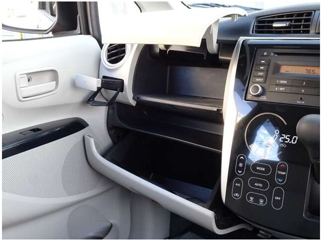 【収納多数】車内空間がきれいに保たれること間違いなしです！