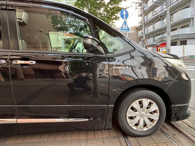 7人乗りのハイブリッド車、快適性と燃費の良さを兼ね備えた車！