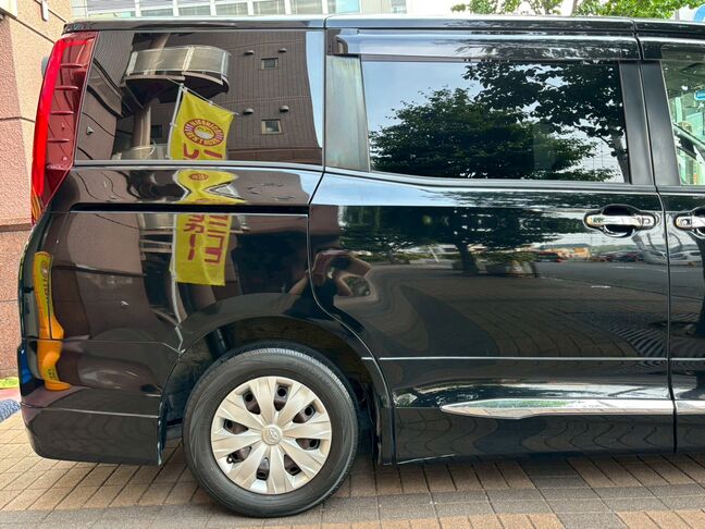 7人乗りのハイブリッド車、快適性と燃費の良さを兼ね備えた車！