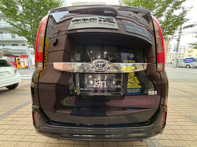 7人乗りのハイブリッド車、快適性と燃費の良さを兼ね備えた車！