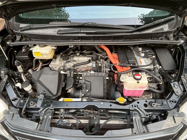 距離は走っていますが手入れされている綺麗なエンジンルーム！