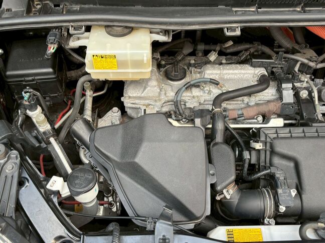 距離は走っていますが手入れされている綺麗なエンジンルーム！