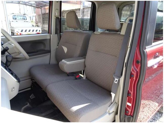 【運転席＆助手席】汚れが目立ちにくく、優雅にドライブをお楽しみいただけます♪座り心地もバッチリです☆是非一度ご体感下さいませ！