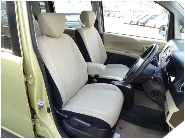 【運転席＆助手席】広々ゆったり！長距離運転をする際は疲れの軽減ができ快適に運転できますね☆快適なドライブをお楽しみ下さい