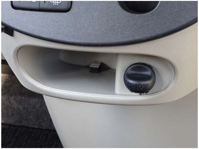 １２Vの電源ソケットは使いやすい場所に装備されています